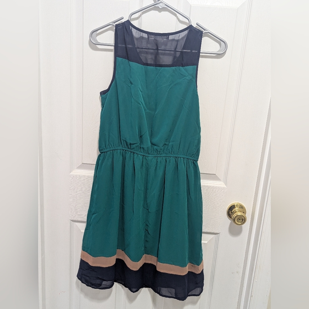 Dress - Picture 2 of 3